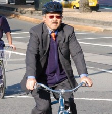 Mayor Lee biking to City Hall on Bike to Work Day 2011. Photo: Aaron Bialick
