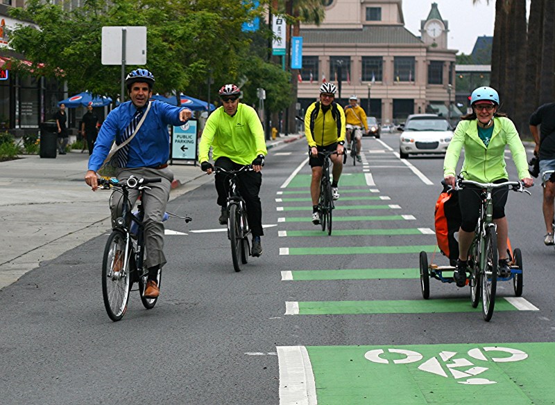 Mayor Sam Liccardo (in the blue shirt) on 'Bike to Work Day' in 2016. Photo: Richard Masoner / Cyclelicious photostream