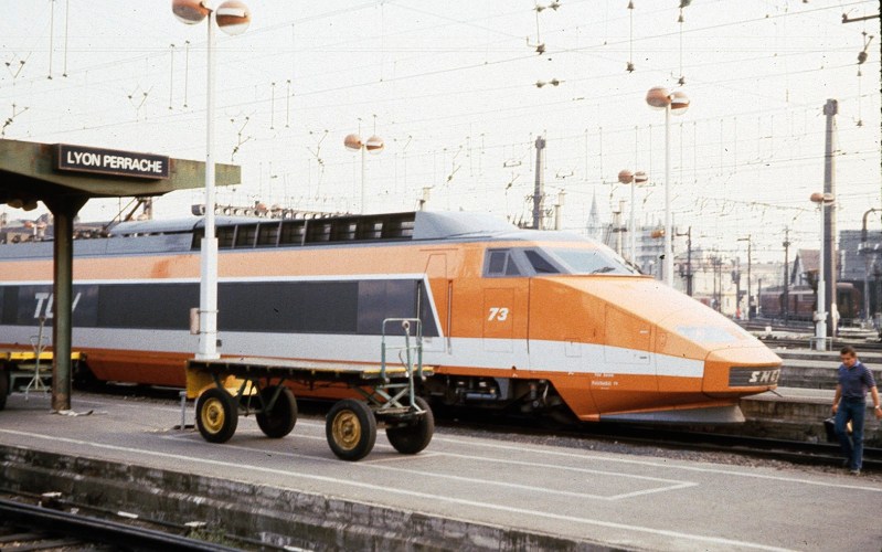 France's first generation of TGV, capable of 186 mph, in 1983. Photo: Rudick
