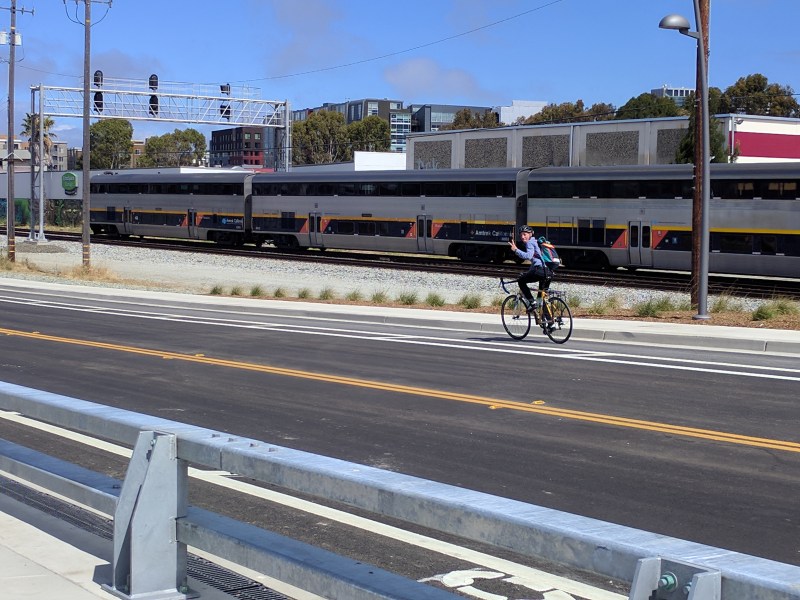Trains, bikes, peds, cars and bridges together again connecting Brooklyn Basin to Jack London Square. Photos Streetsblog/Rudick