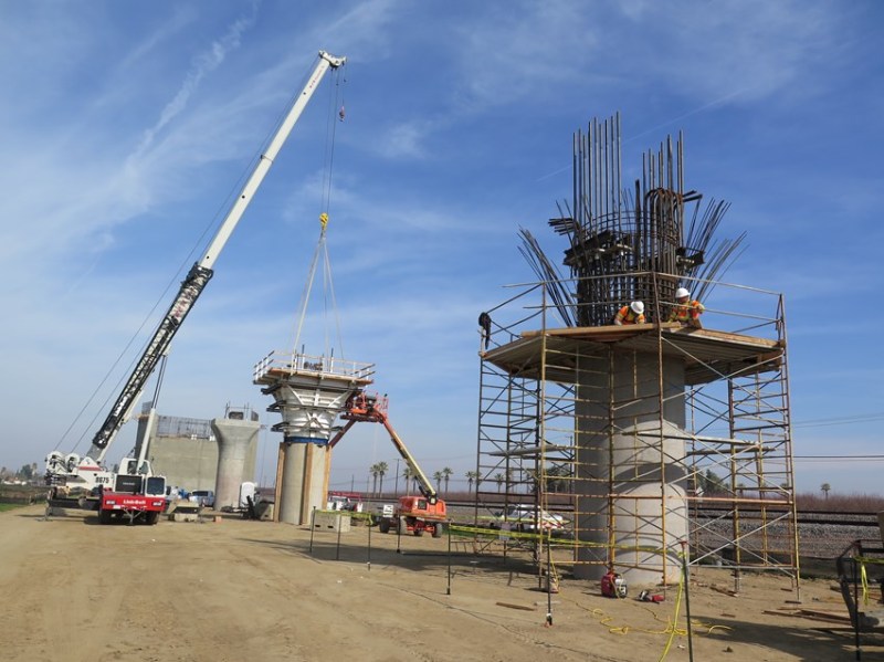 Recent photos of HSR construction, a viaduct in Wasco