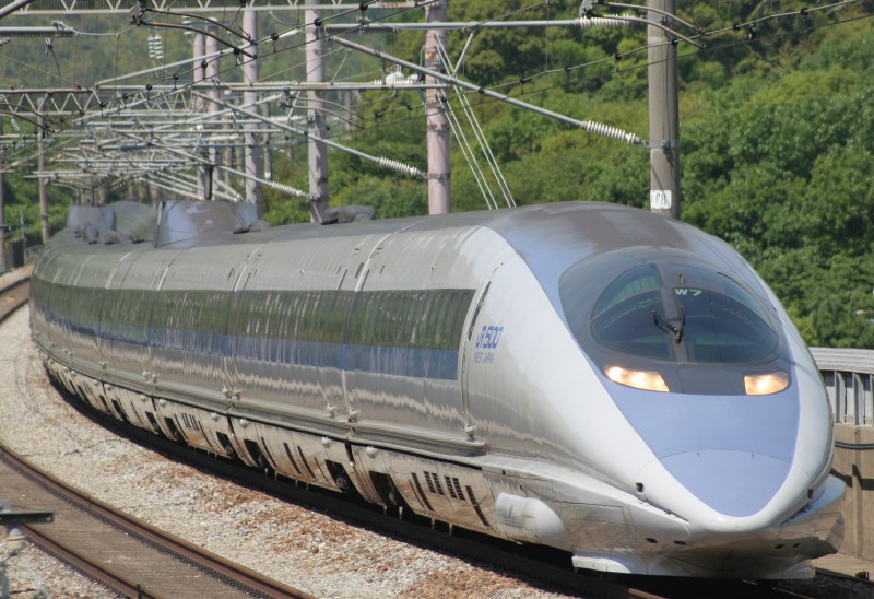 A Nozomi bullet train in Japan. Under wire. Photo: Wikimedia Commons