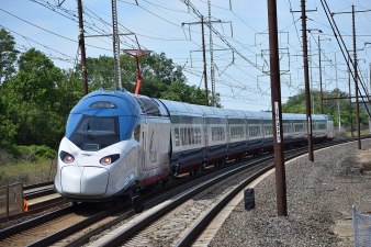 Amtrak's newest HSR is capable of over 200 mph but, as yet, there's no place in the U.S. with tracks that permit such high speeds. Photo: Wikimedia Commons