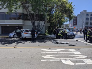 Crash in Oakland. Photo: Streetsblog/Rudick