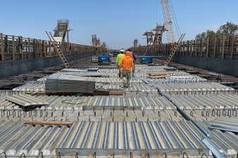 High-speed Rail construction of the Cedar Viaduct in Fresno County. Photo: CAHSRA