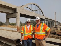 Streetsblogs S.F. editor Roger Rudick and L.A. editor Joe Linton at the San Joaquin River Viaduct.