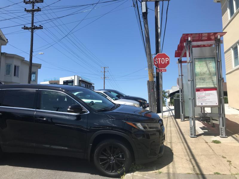 A bus stop in Potrero Hill. Photo: Marcel Moran