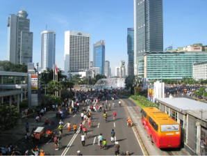 A car-free event in Jakarta, Indonesia. Image: Gunawan Kartapranata, CC