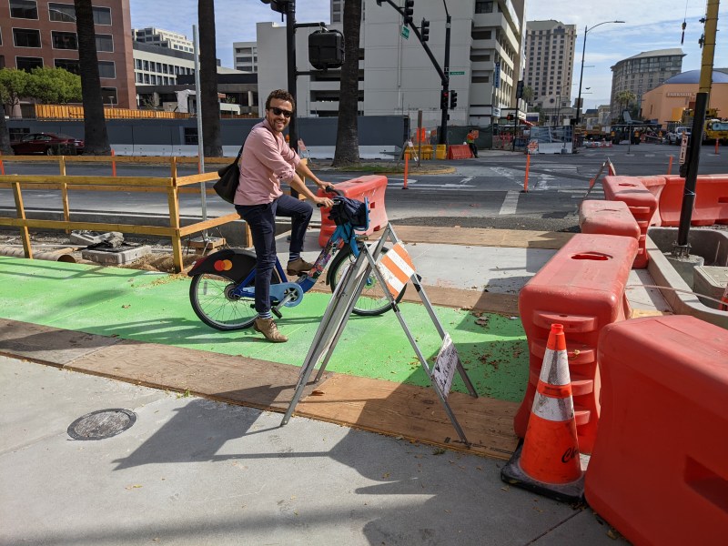 Dutch planner Lennart Nout, Manager of International Strategy with Mobycon in the Netherlands, on a protected intersection under construction in San Jose. Photos: Streetsblog/Rudick